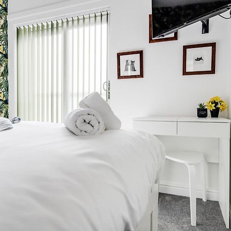 Buxton Apartment - 1 Bed, Free Parking, Wi-Fi Hazel Grove 外观 照片
