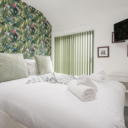Buxton Apartment - 1 Bed, Free Parking, Wi-Fi Hazel Grove 外观 照片