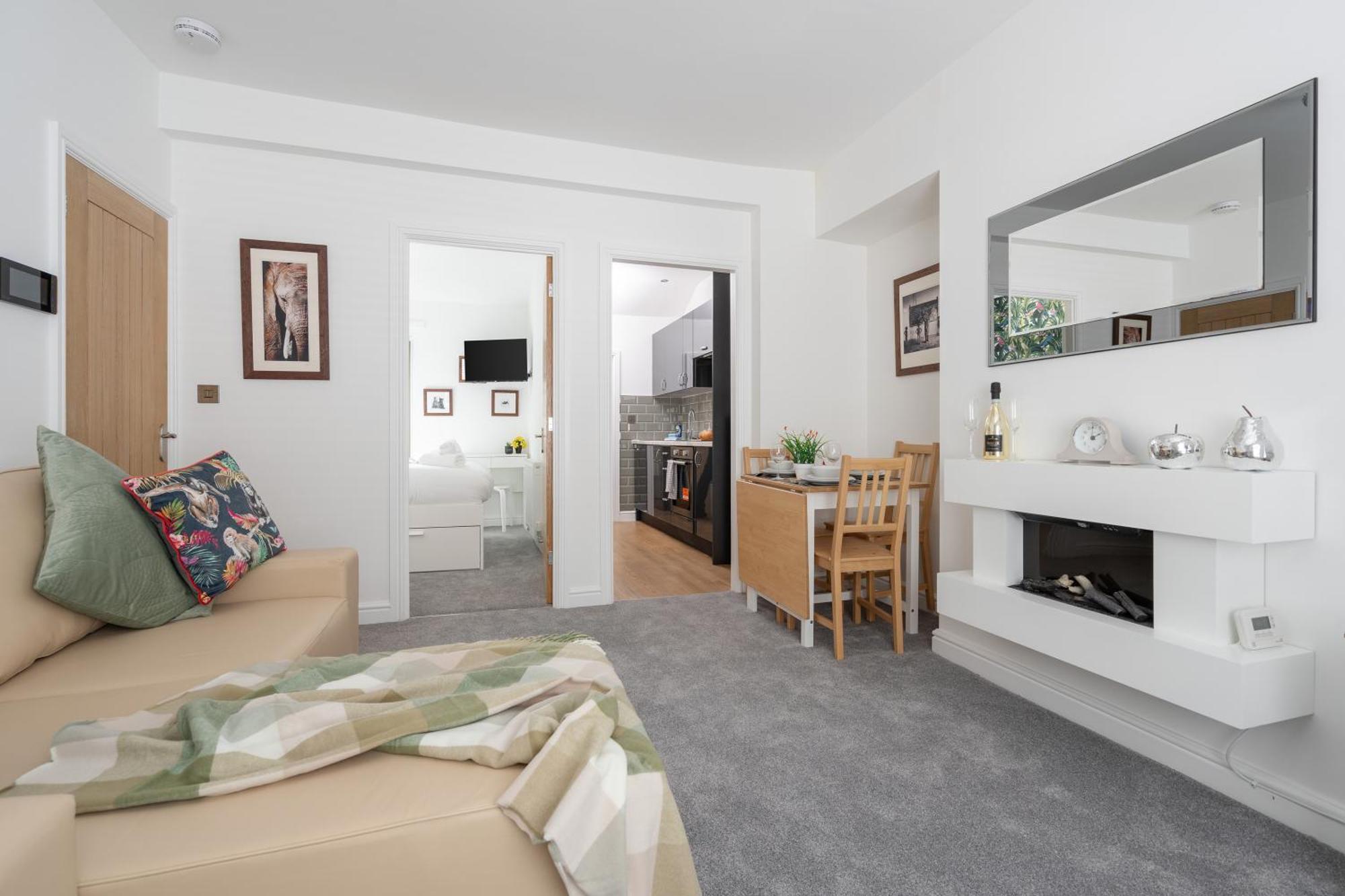 Buxton Apartment - 1 Bed, Free Parking, Wi-Fi Hazel Grove 外观 照片