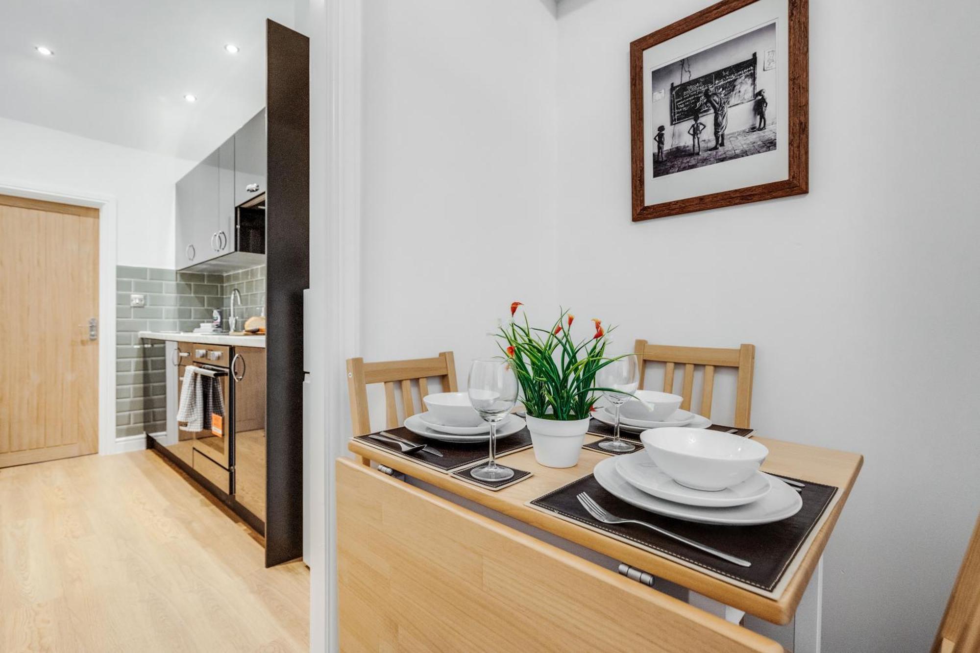 Buxton Apartment - 1 Bed, Free Parking, Wi-Fi Hazel Grove 外观 照片